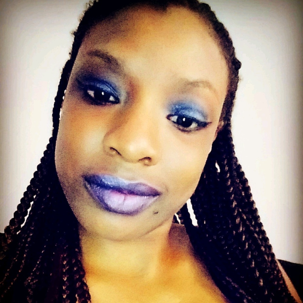 Meet your Posher, Akilah